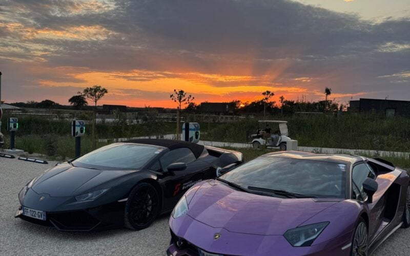 Ferrari France Supercars au coucher du soleil