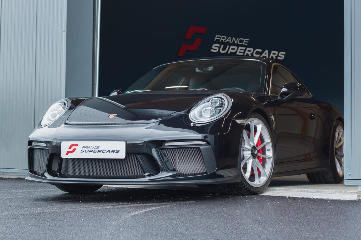 Porsche en showroom